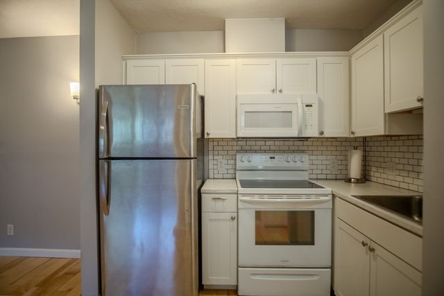 3 Tara Drive 4, Weymouth, MA 02188