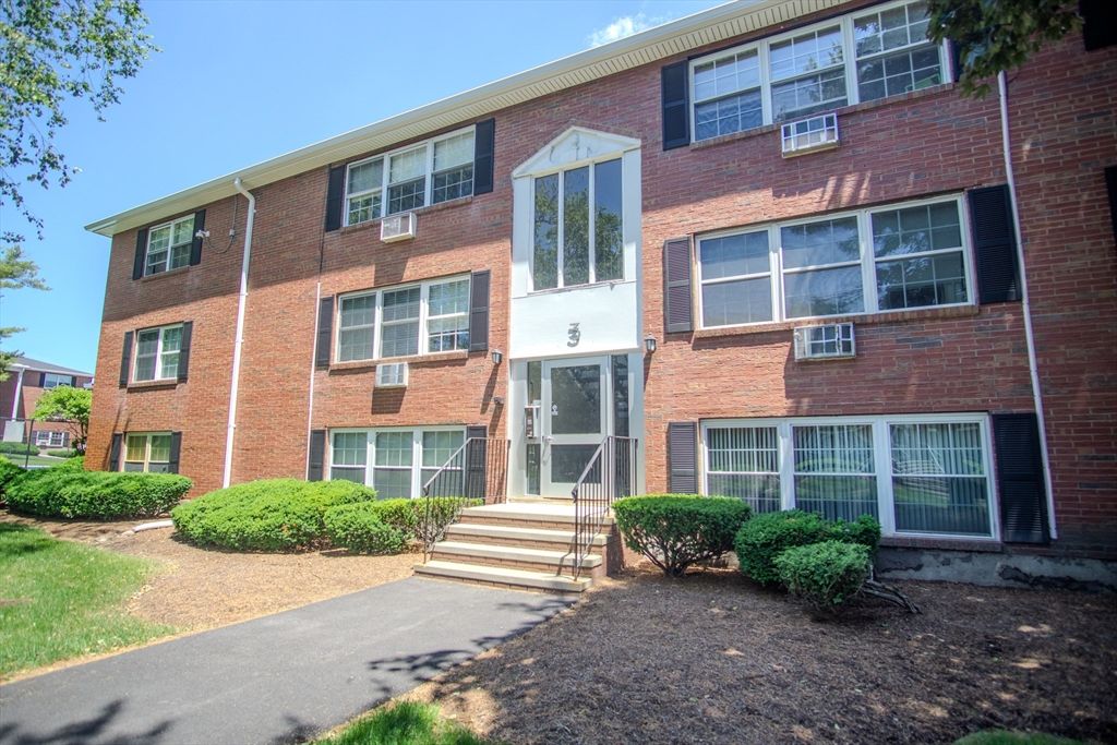 3 Tara Drive 4, Weymouth, MA 02188