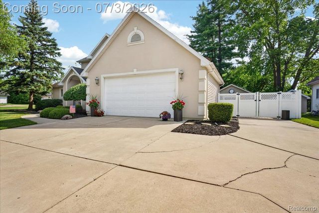 150 River Park Place, Dundee Village, MI 48131