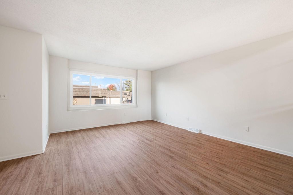 10461 Dupont Road S, Bloomington, MN 55431 — photo 4