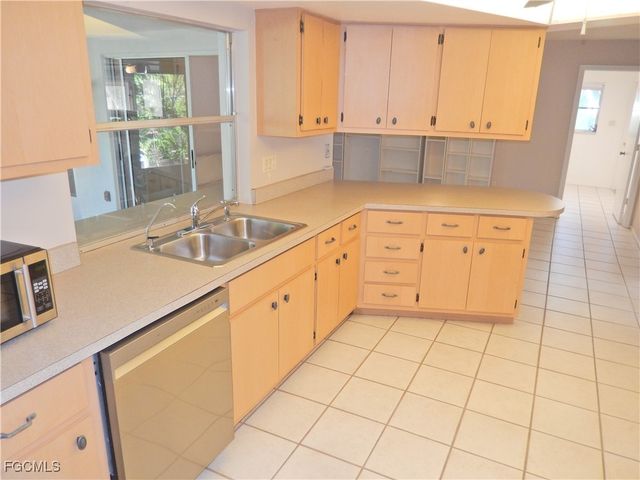 229 SE 46th LN, Cape Coral, FL 33904