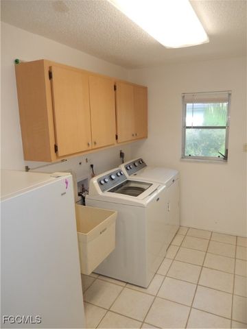 229 SE 46th LN, Cape Coral, FL 33904