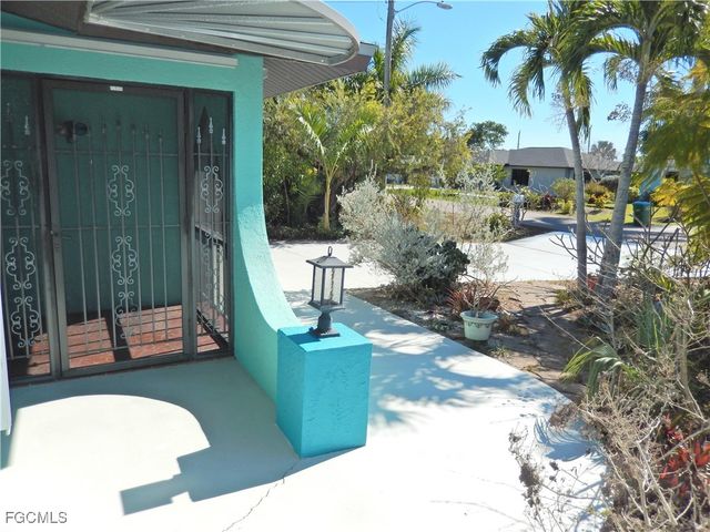 229 SE 46th LN, Cape Coral, FL 33904
