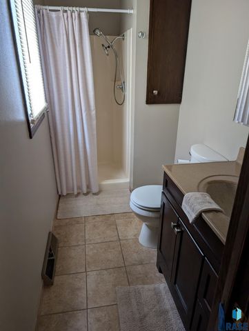 5808 W 32 St Street, Sioux Falls, SD 57106