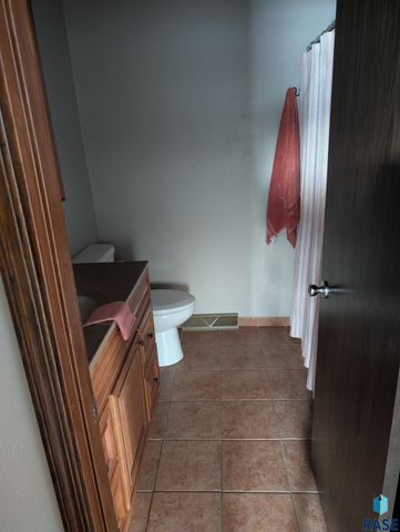 5808 W 32 St Street, Sioux Falls, SD 57106