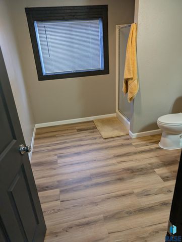 5808 W 32 St Street, Sioux Falls, SD 57106