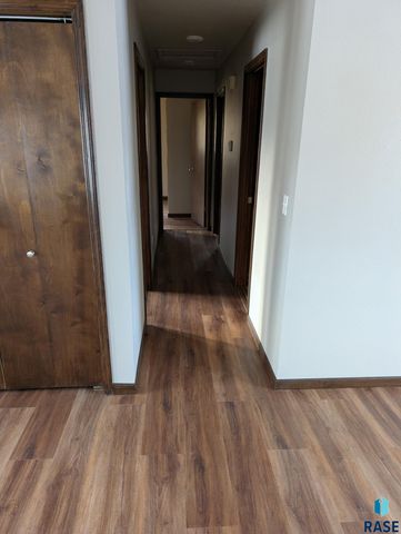 5808 W 32 St Street, Sioux Falls, SD 57106