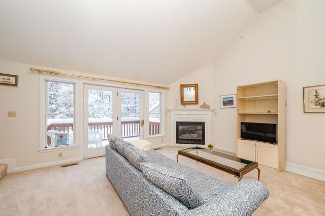 8 Coles Way, Atkinson, NH 03811