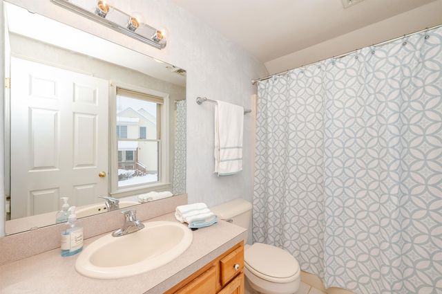 8 Coles Way, Atkinson, NH 03811