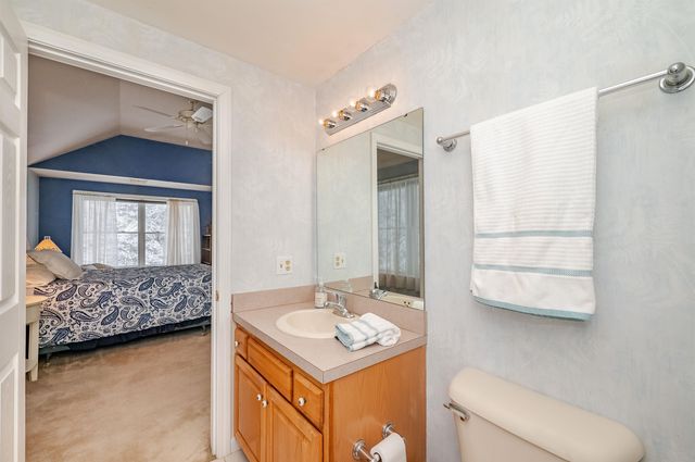 8 Coles Way, Atkinson, NH 03811