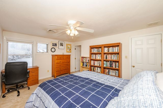 8 Coles Way, Atkinson, NH 03811