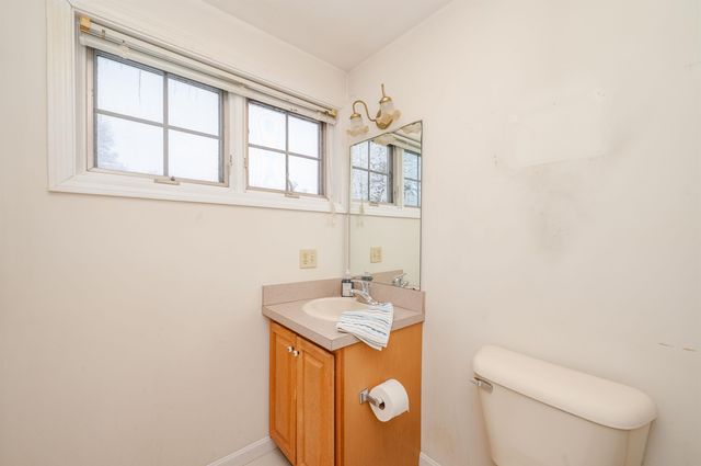 8 Coles Way, Atkinson, NH 03811