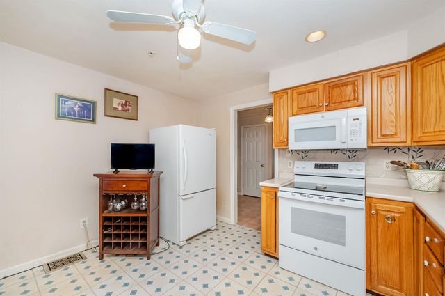 8 Coles Way, Atkinson, NH 03811