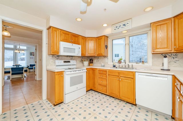 8 Coles Way, Atkinson, NH 03811