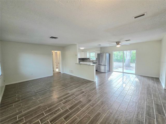 2932 E AHERN DRIVE, Orlando, FL 32817