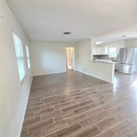 2932 E AHERN DRIVE, Orlando, FL 32817