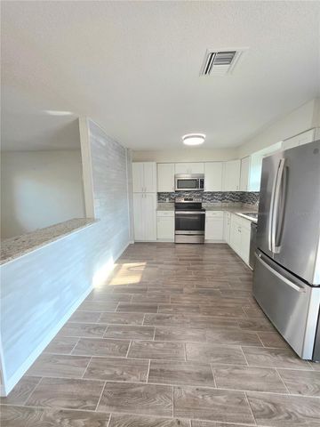 2932 E AHERN DRIVE, Orlando, FL 32817