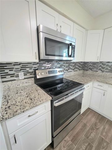 2932 E AHERN DRIVE, Orlando, FL 32817