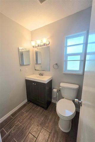 2932 E AHERN DRIVE, Orlando, FL 32817