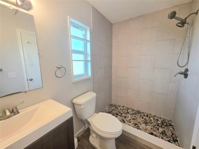 2932 E AHERN DRIVE, Orlando, FL 32817