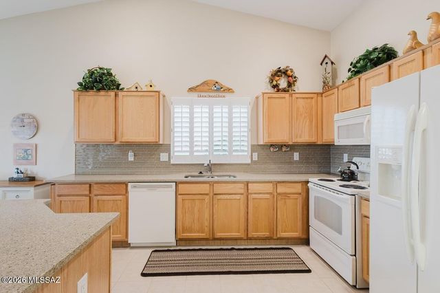 1020 N Rams Head Road, Green Valley, AZ 85614