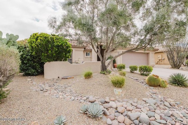 1020 N Rams Head Road, Green Valley, AZ 85614