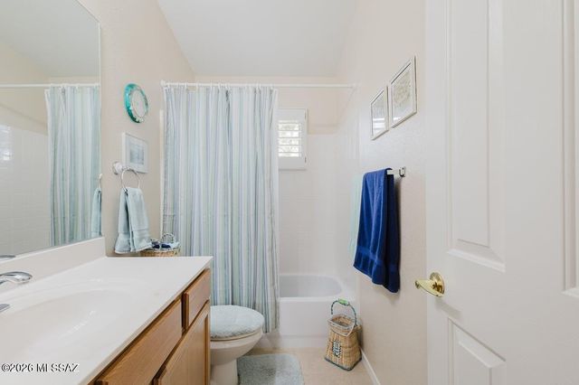 1020 N Rams Head Road, Green Valley, AZ 85614