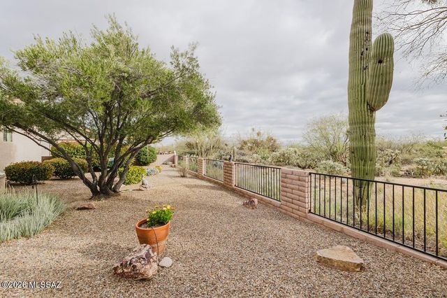 1020 N Rams Head Road, Green Valley, AZ 85614