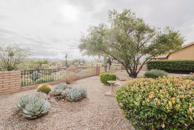 1020 N Rams Head Road, Green Valley, AZ 85614