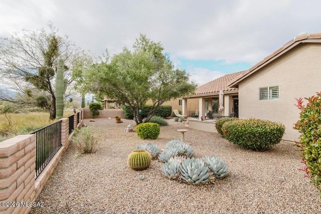 1020 N Rams Head Road, Green Valley, AZ 85614