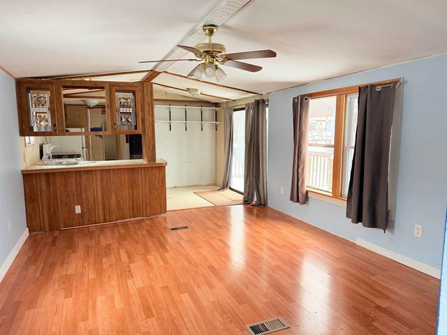 56 Daniels Drive, Enfield, NH 03748