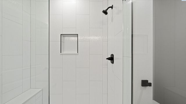 1322 Kalani Ct, West Richland, WA 99353