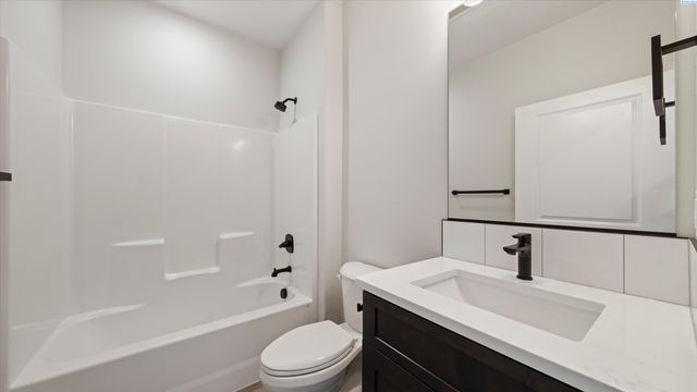 1322 Kalani Ct, West Richland, WA 99353