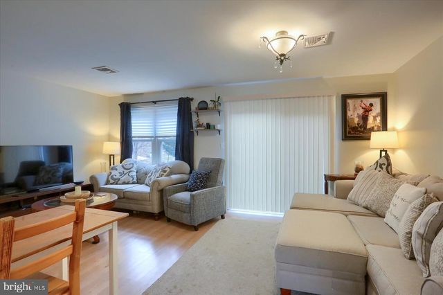 1715 ENGLISH DR, Mechanicsburg, PA 17055