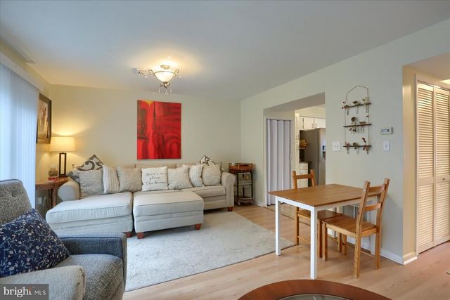 1715 ENGLISH DR, Mechanicsburg, PA 17055