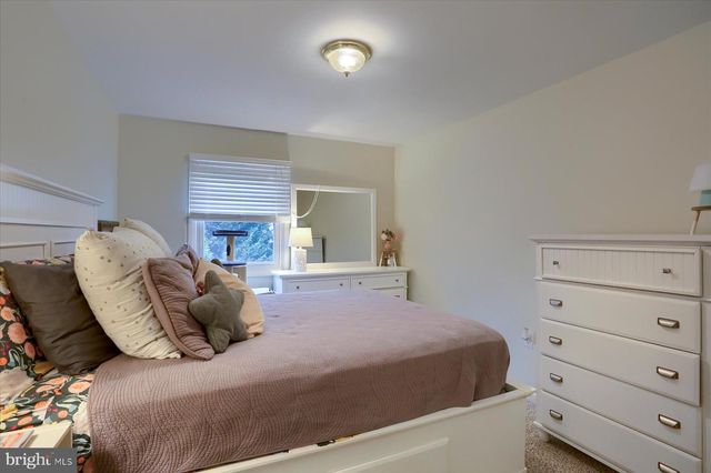 1715 ENGLISH DR, Mechanicsburg, PA 17055