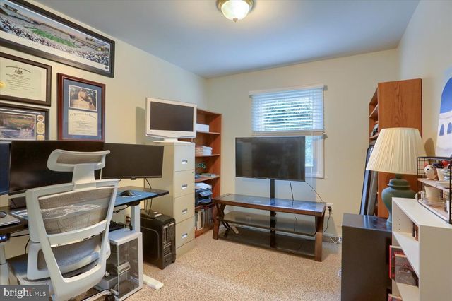 1715 ENGLISH DR, Mechanicsburg, PA 17055