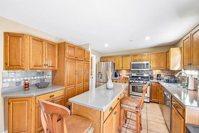 1708 Sunshine Lane, Zion, IL 60099