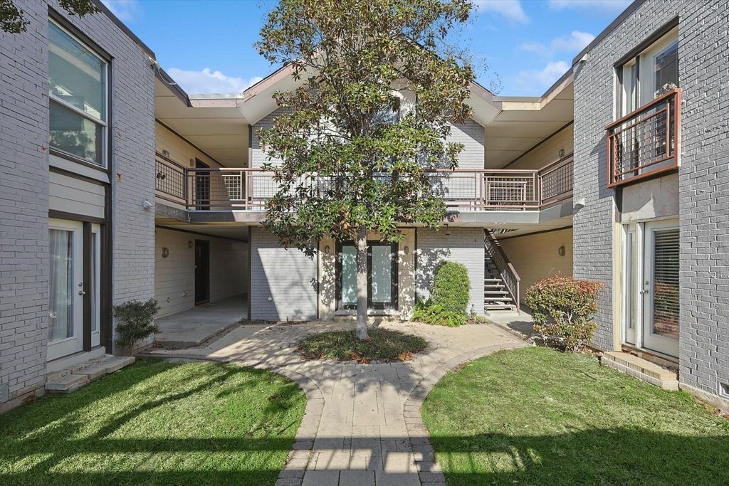 2722 Knight Street 232A, Dallas, TX 75219