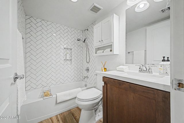 815 E ROSE Lane 116, Phoenix, AZ 85014