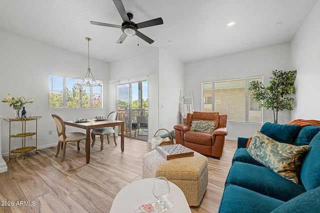 815 E ROSE Lane 116, Phoenix, AZ 85014