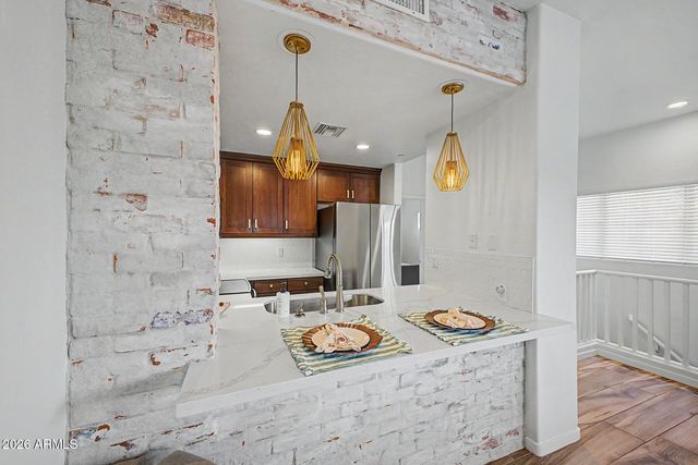 815 E ROSE Lane 116, Phoenix, AZ 85014