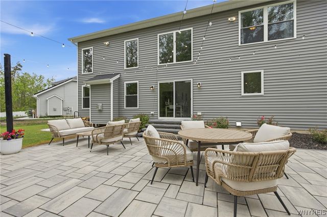 13 Canalview Terrace, Amherst, NY 14228