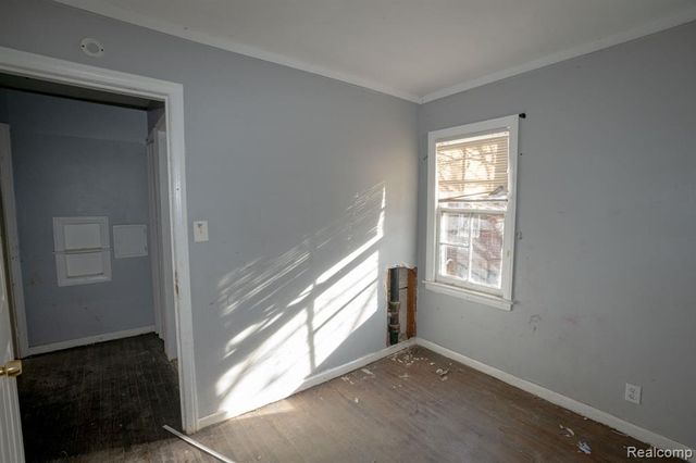 9321 Grandmont Avenue, Detroit, MI 48228