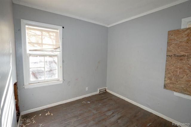 9321 Grandmont Avenue, Detroit, MI 48228