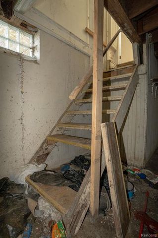 9321 Grandmont Avenue, Detroit, MI 48228