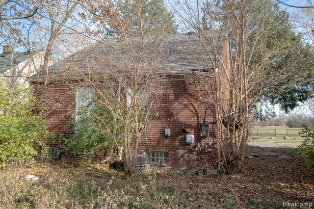 9321 Grandmont Avenue, Detroit, MI 48228