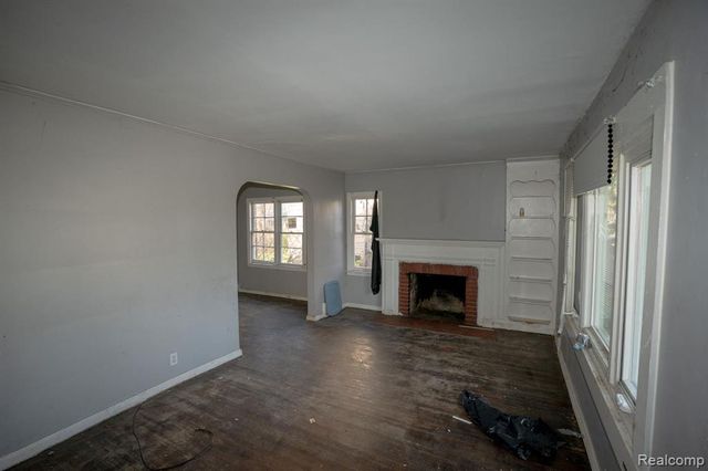 9321 Grandmont Avenue, Detroit, MI 48228