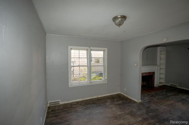 9321 Grandmont Avenue, Detroit, MI 48228