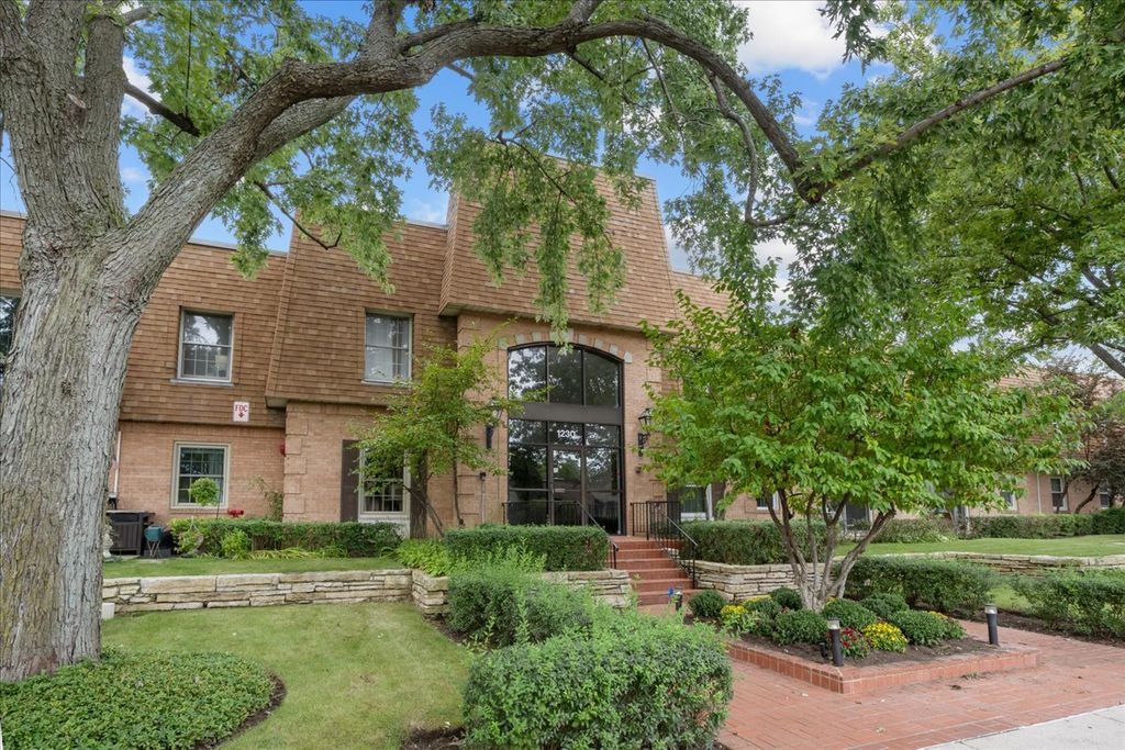 1230 Park Avenue 210, Highland Park, IL 60035 — exterior